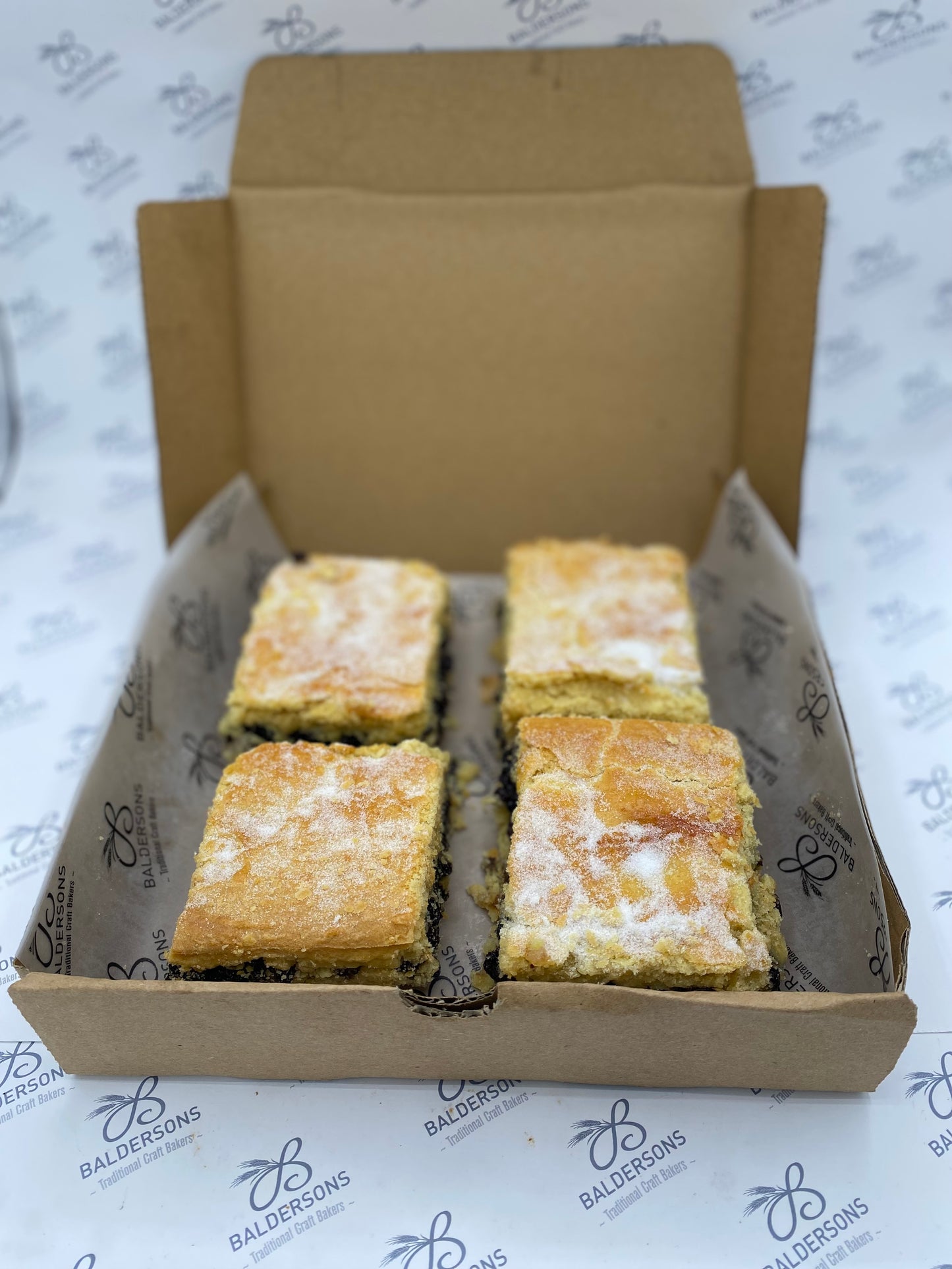 Box of 4 delicious Current Slices